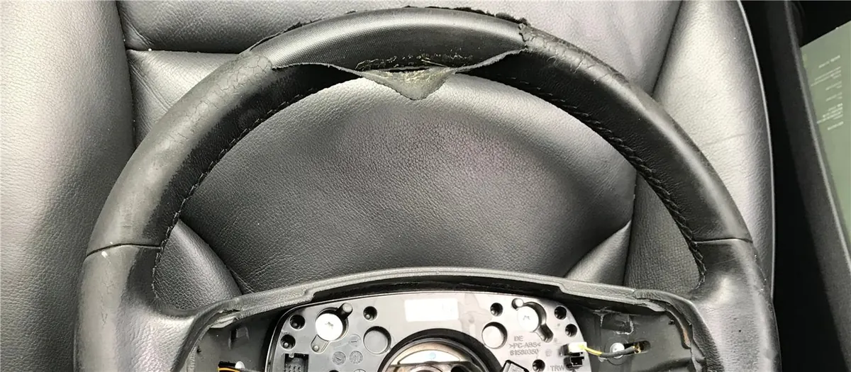Before: Mercedes-Benz W164 Steering Wheel Retrim